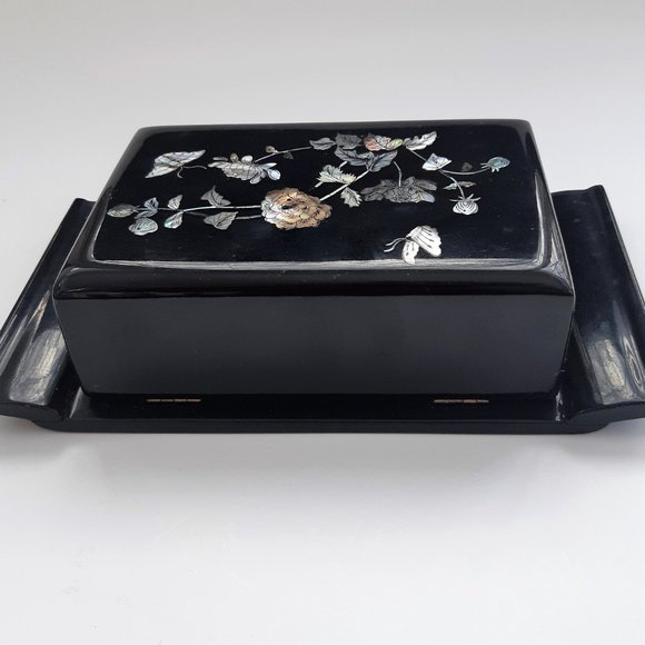 VTG Chinese Cigarette Box Black Lacquer Mother of Pearl Inlay 36 Cigarette - Picture 1 of 9